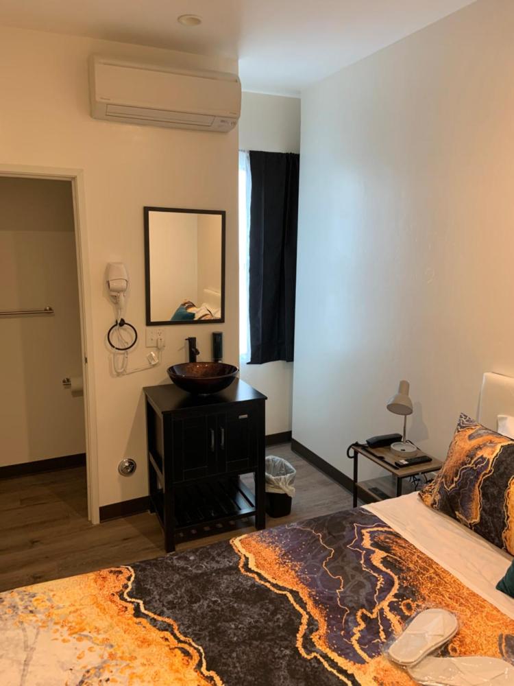 Budget Single Room interior